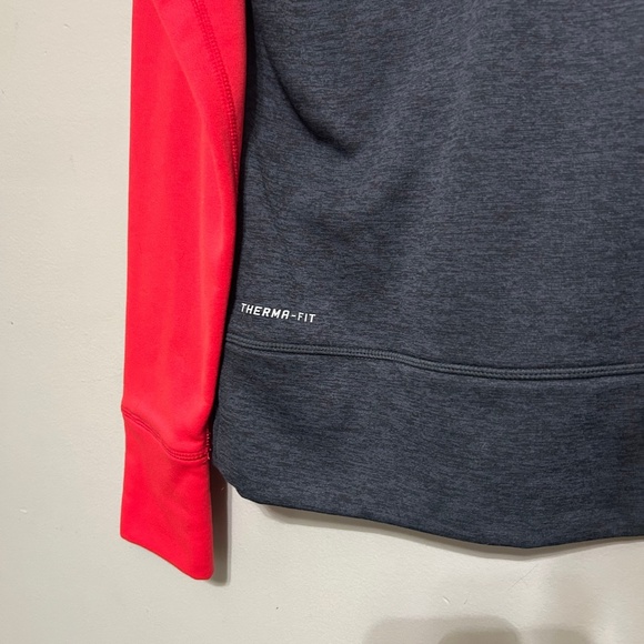 Nike Therma Fit Womens Hoodie M Gray Red Long Sleeve Pullover Activewear Sweater - Picture 3 of 9